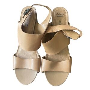 Clarks - Block Heel Soft Cushion Sandal